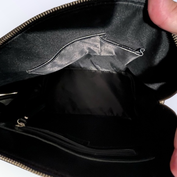 Isabella Fiore leather structured top handle black tote EUC - Picture 5 of 7